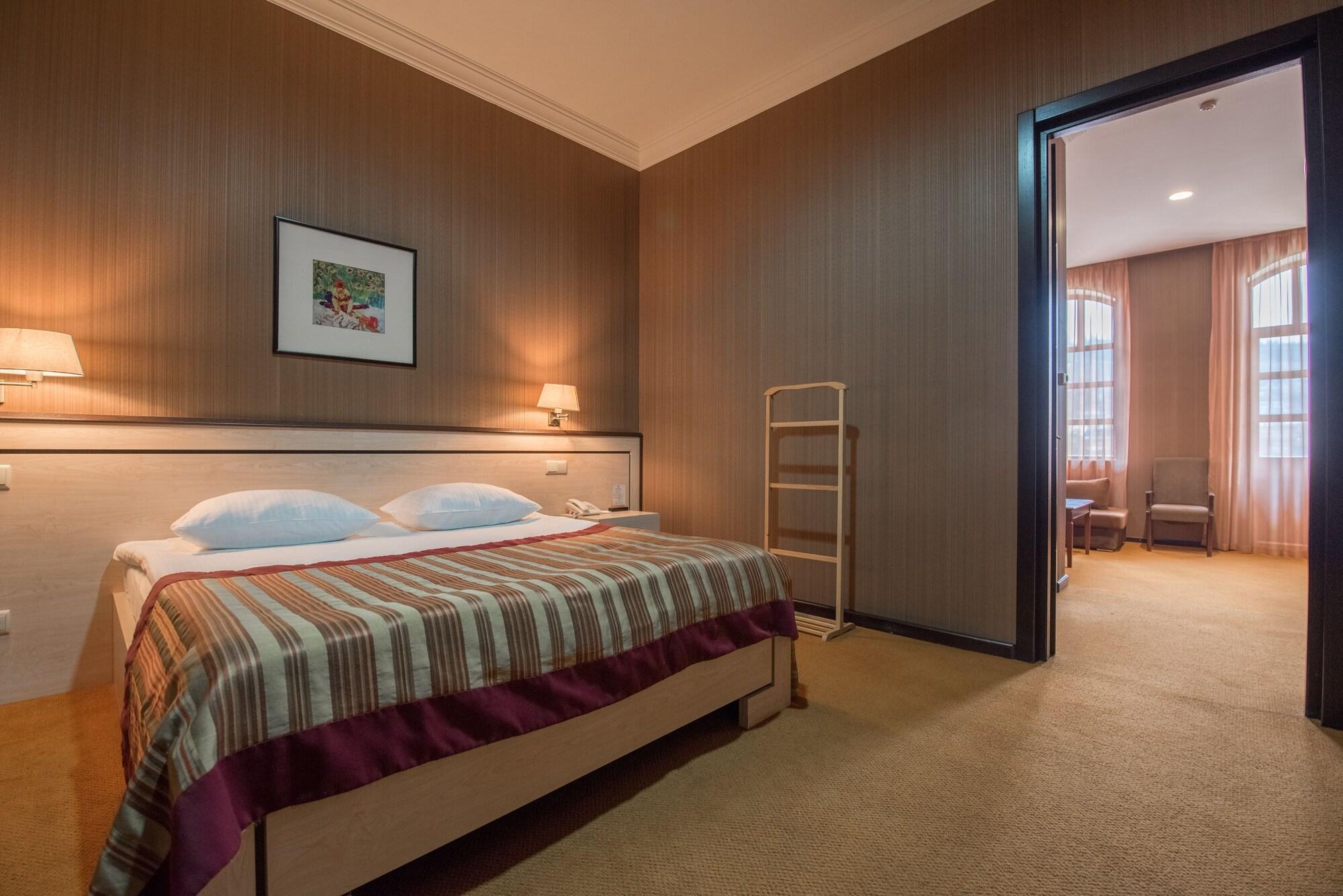 Hotel Rikhe Monika Tbilisi Exteriör bild