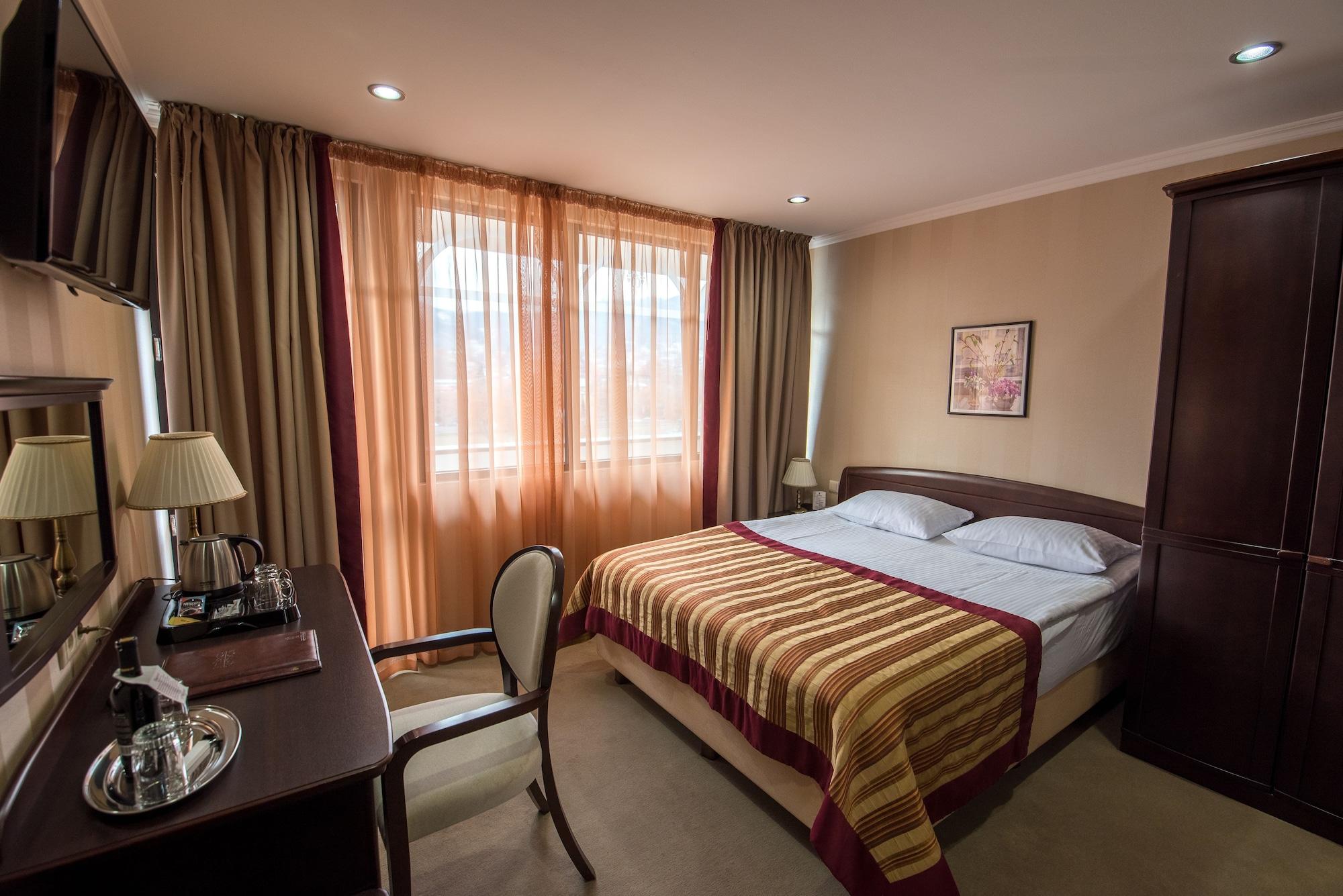Hotel Rikhe Monika Tbilisi Exteriör bild