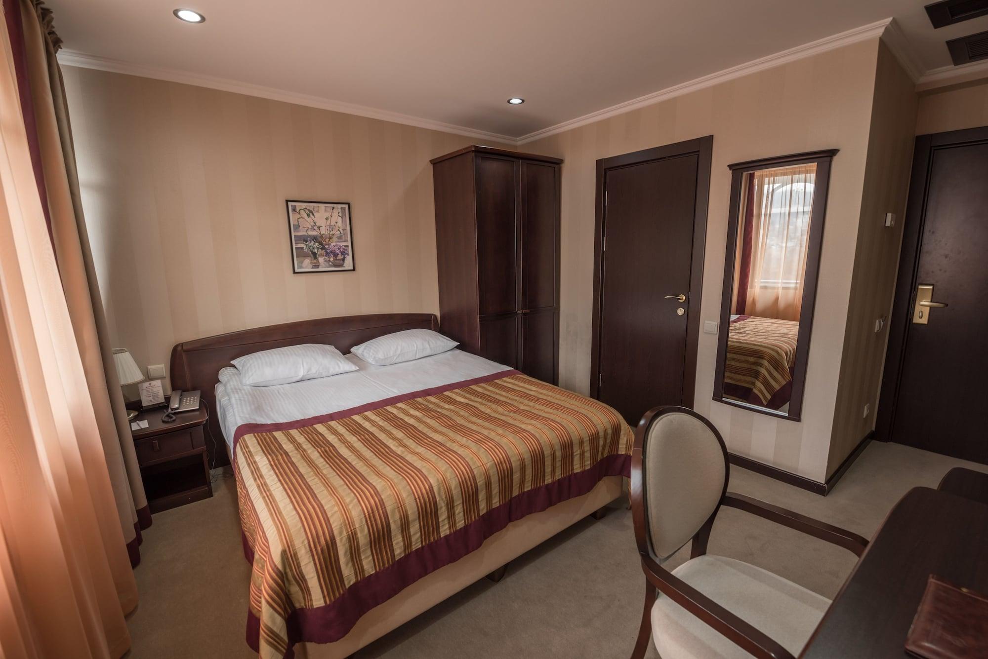 Hotel Rikhe Monika Tbilisi Exteriör bild