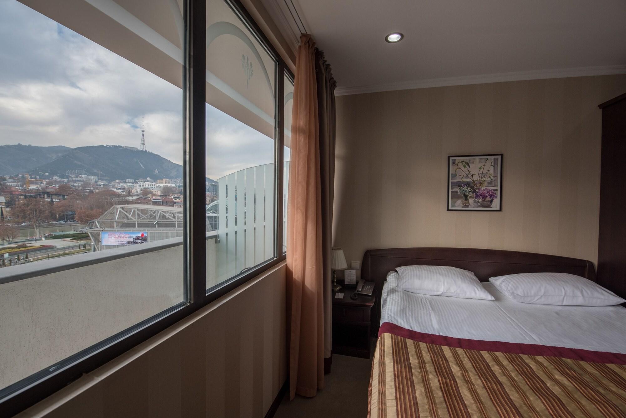 Hotel Rikhe Monika Tbilisi Exteriör bild