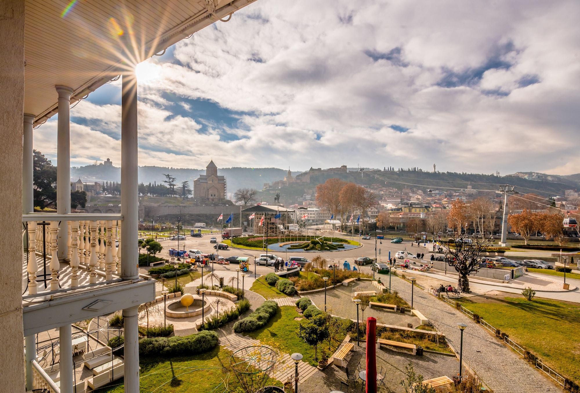 Hotel Rikhe Monika Tbilisi Exteriör bild