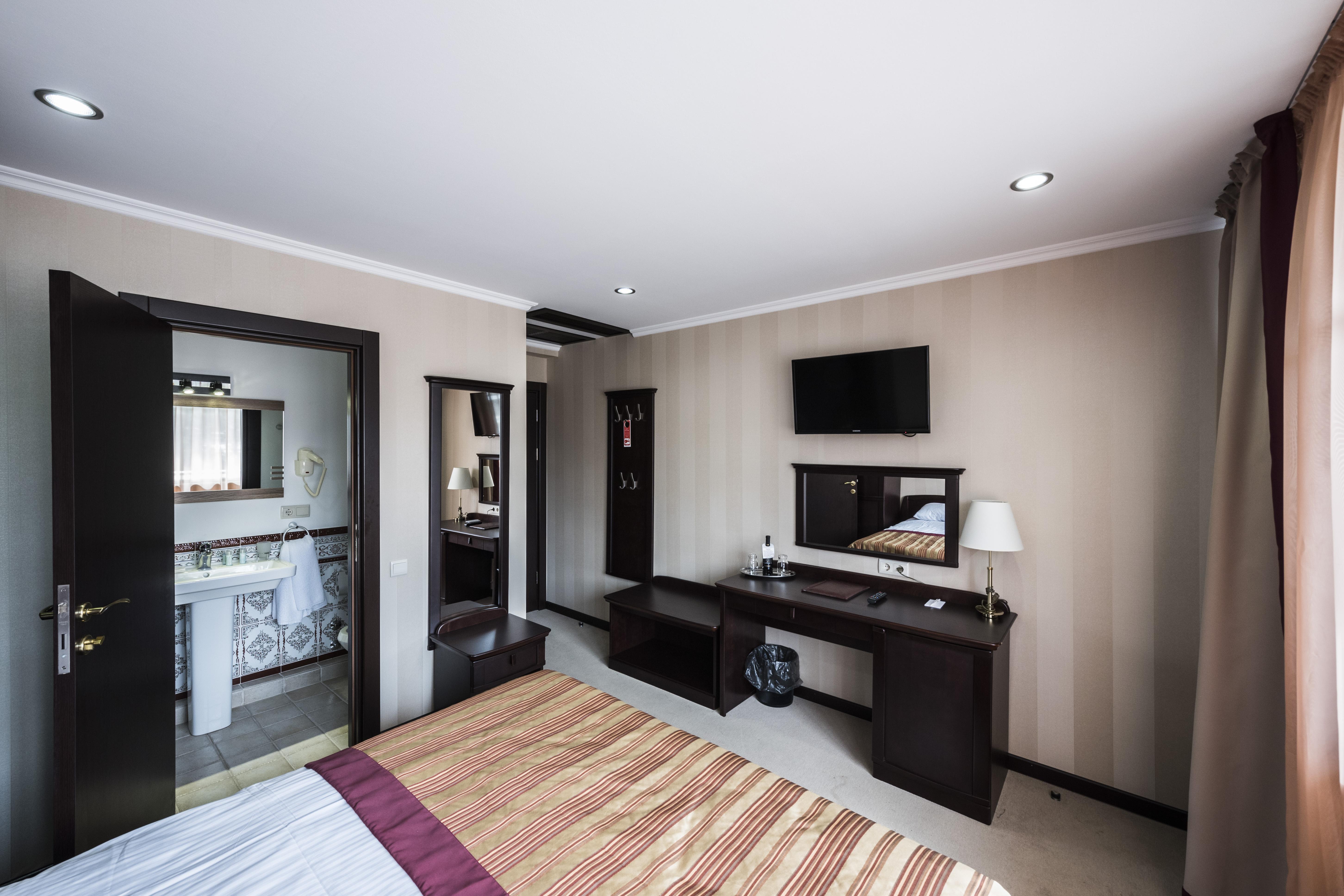 Hotel Rikhe Monika Tbilisi Exteriör bild