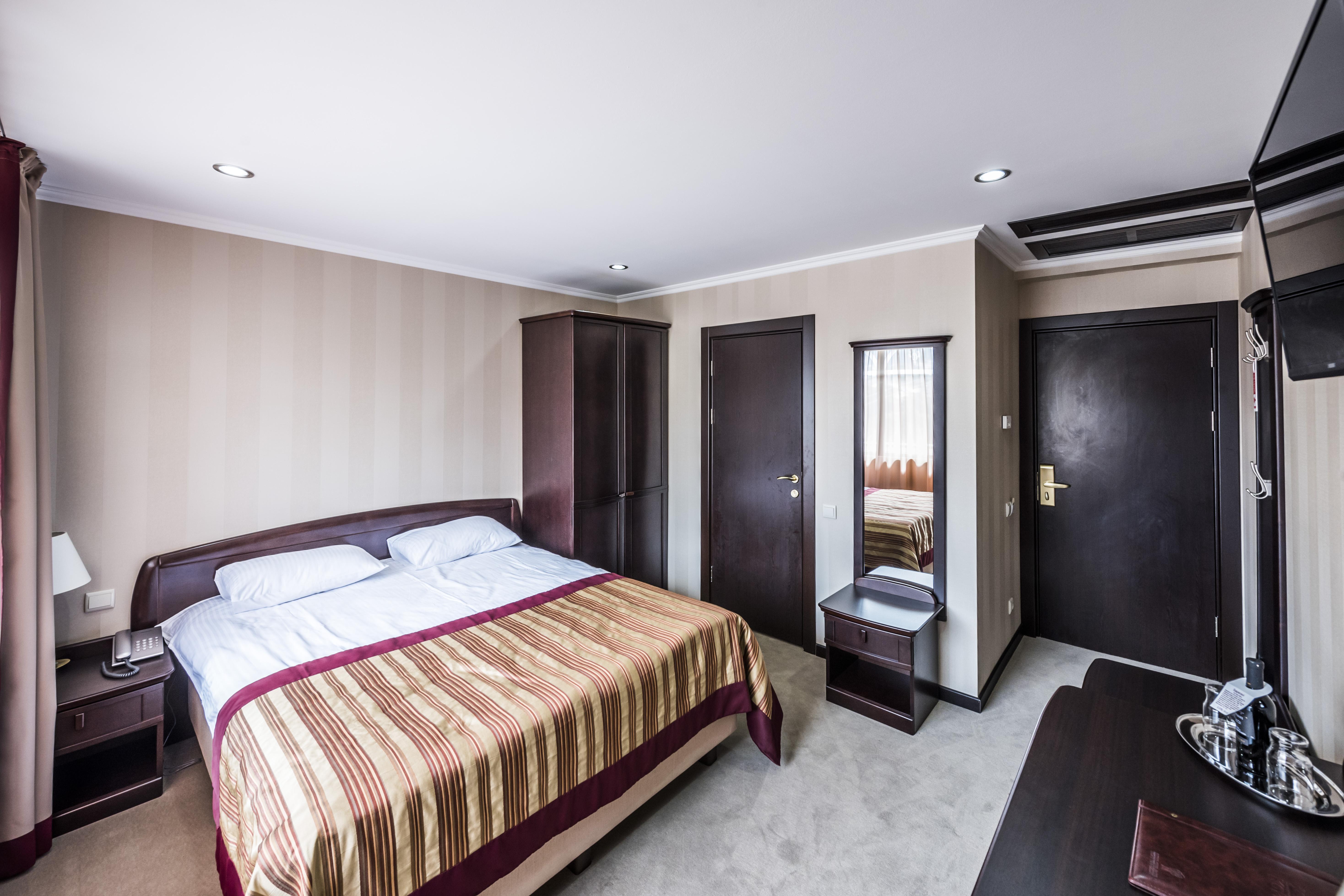 Hotel Rikhe Monika Tbilisi Exteriör bild