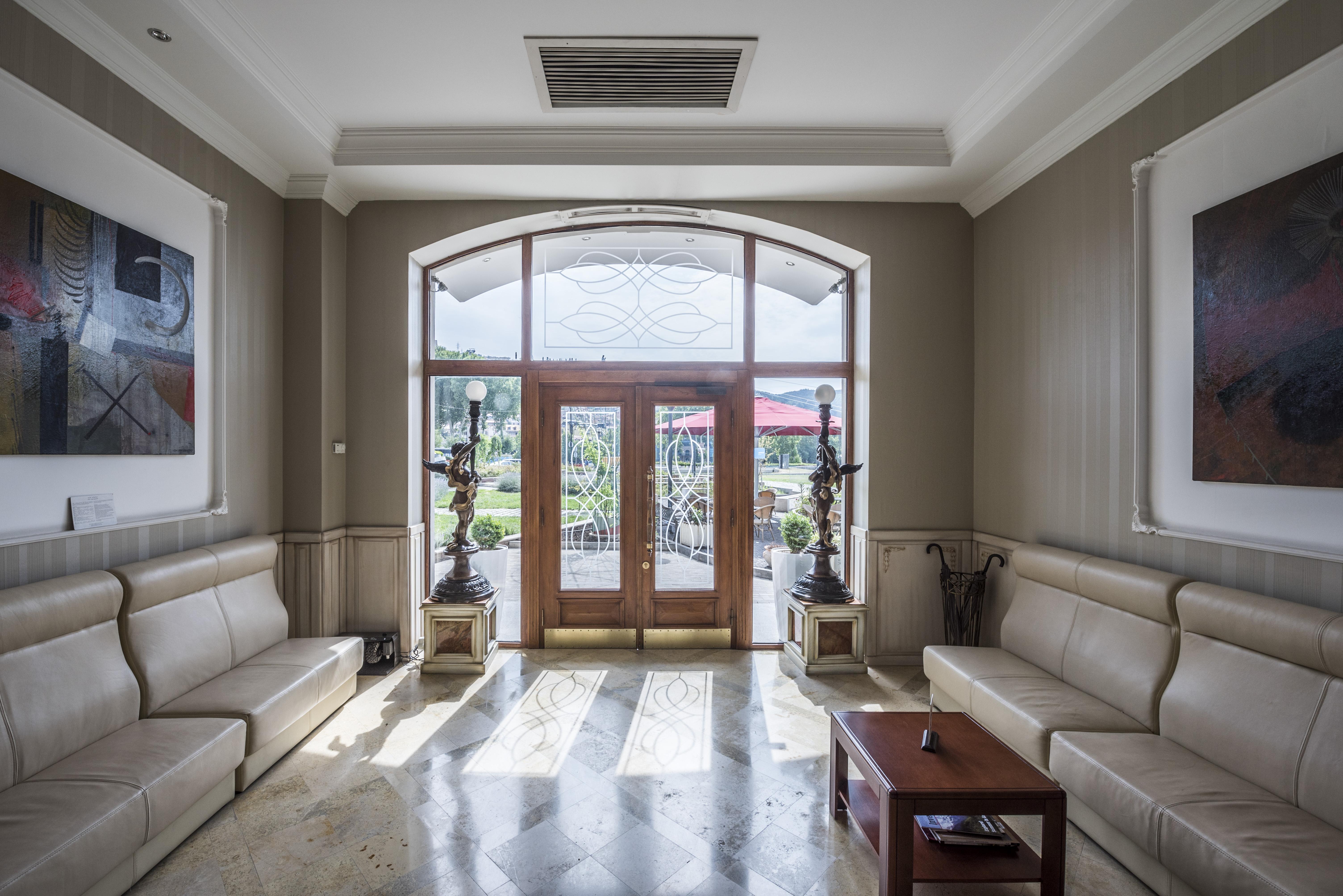 Hotel Rikhe Monika Tbilisi Exteriör bild