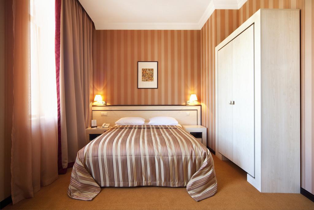 Hotel Rikhe Monika Tbilisi Exteriör bild