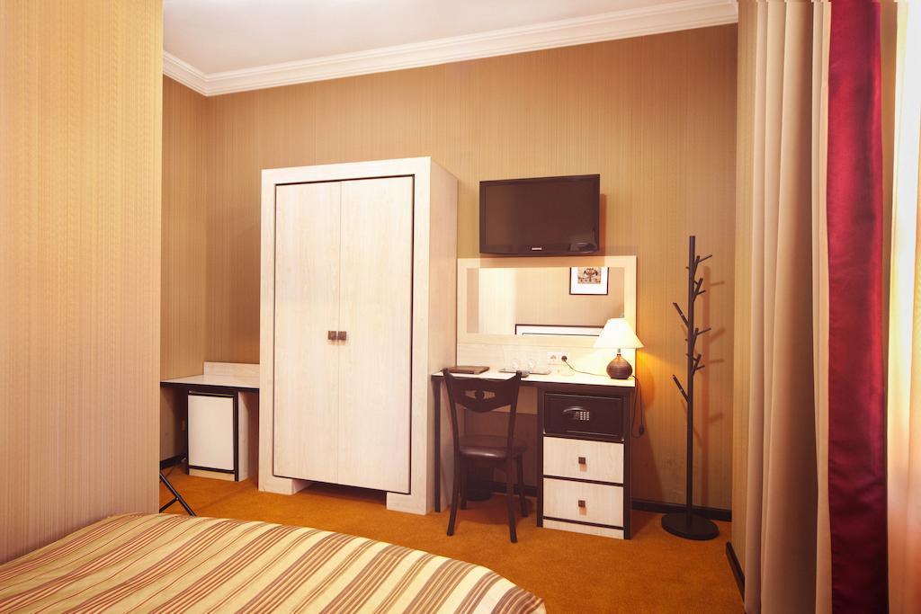 Hotel Rikhe Monika Tbilisi Rum bild