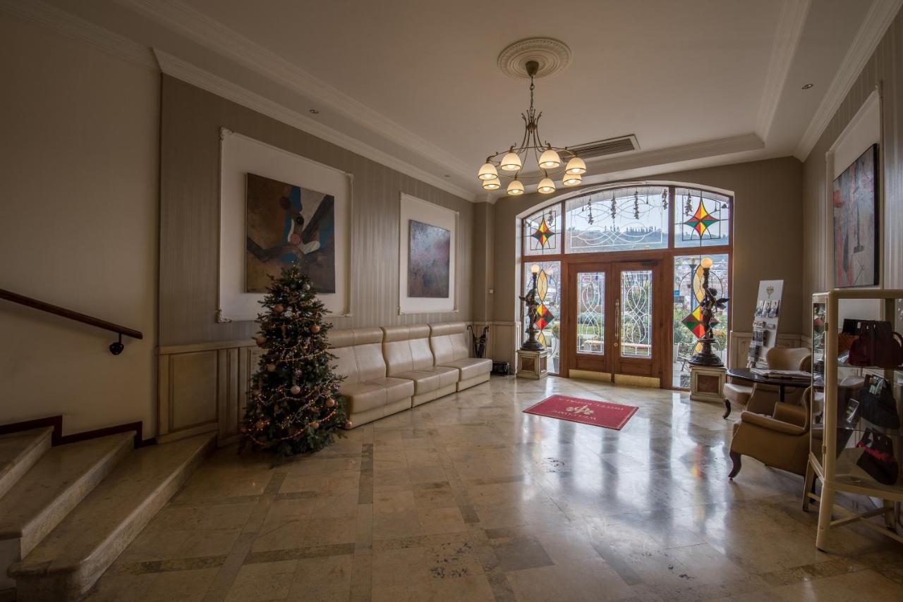 Hotel Rikhe Monika Tbilisi Exteriör bild