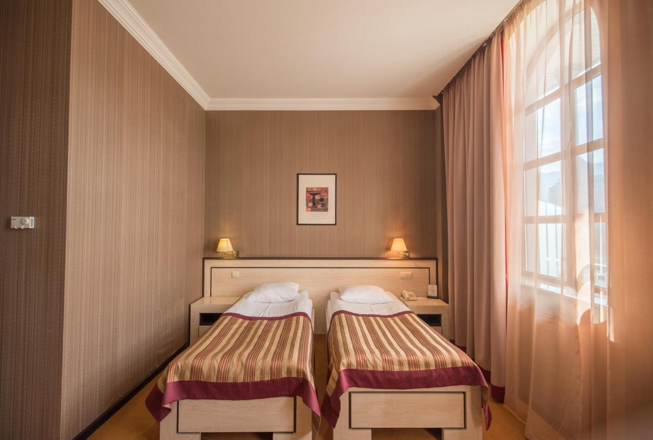 Hotel Rikhe Monika Tbilisi Exteriör bild