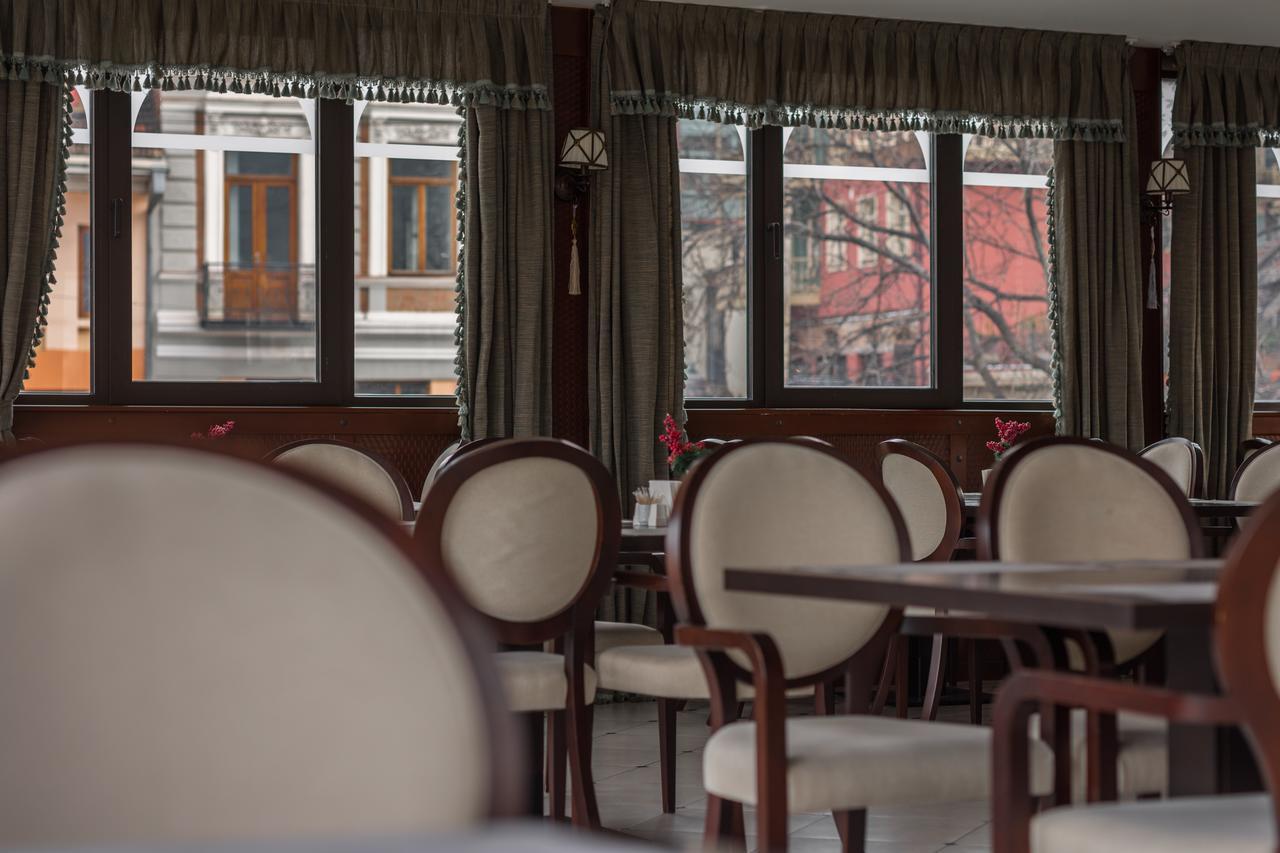 Hotel Rikhe Monika Tbilisi Exteriör bild