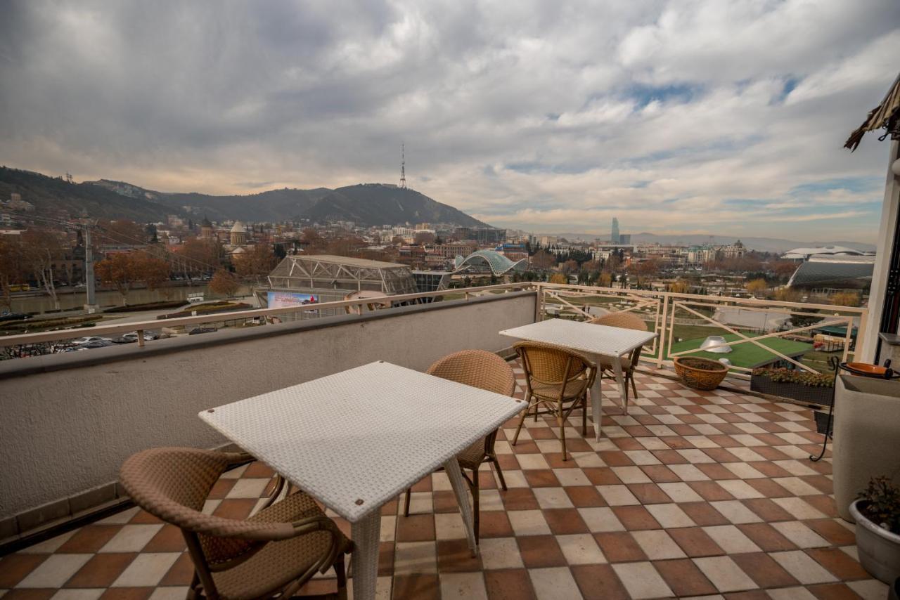 Hotel Rikhe Monika Tbilisi Exteriör bild